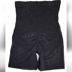 Black Shapewear Boy Shorts Style (Sz. M). NEW
